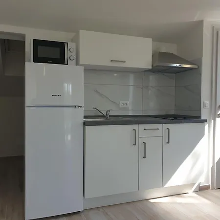 Novo Naselje Holiday home *